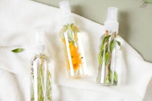 How to Make a Natural Room Scent With Just 7 Drops